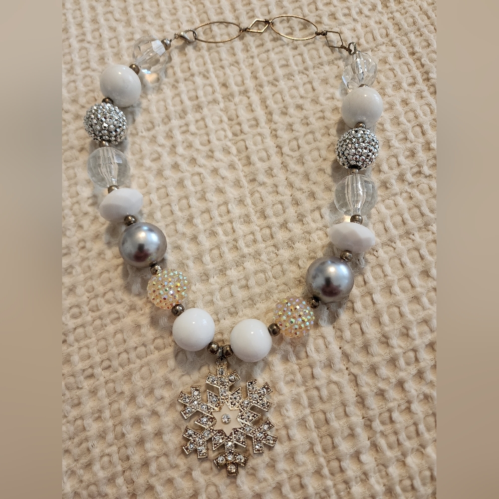 Elegant Chunky White Silver Snowflake Pendant Necklace Fairycore Nordic Neutral